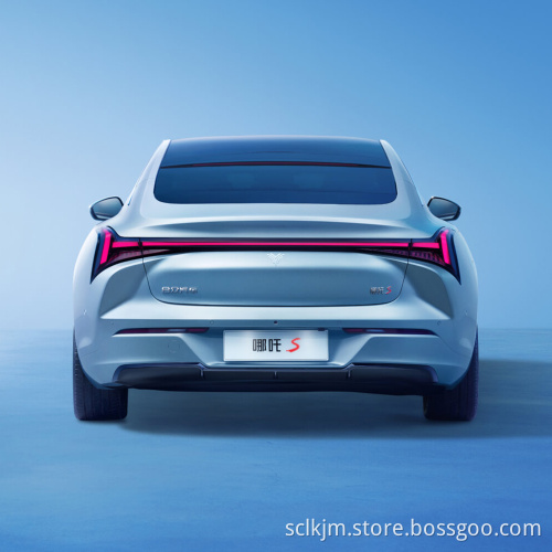 Le fabbriche di porcellana vendono direttamente la nuova energia di Nezha S Pure Electric Pure Electric Vehicle con resistenza lunga 715 km